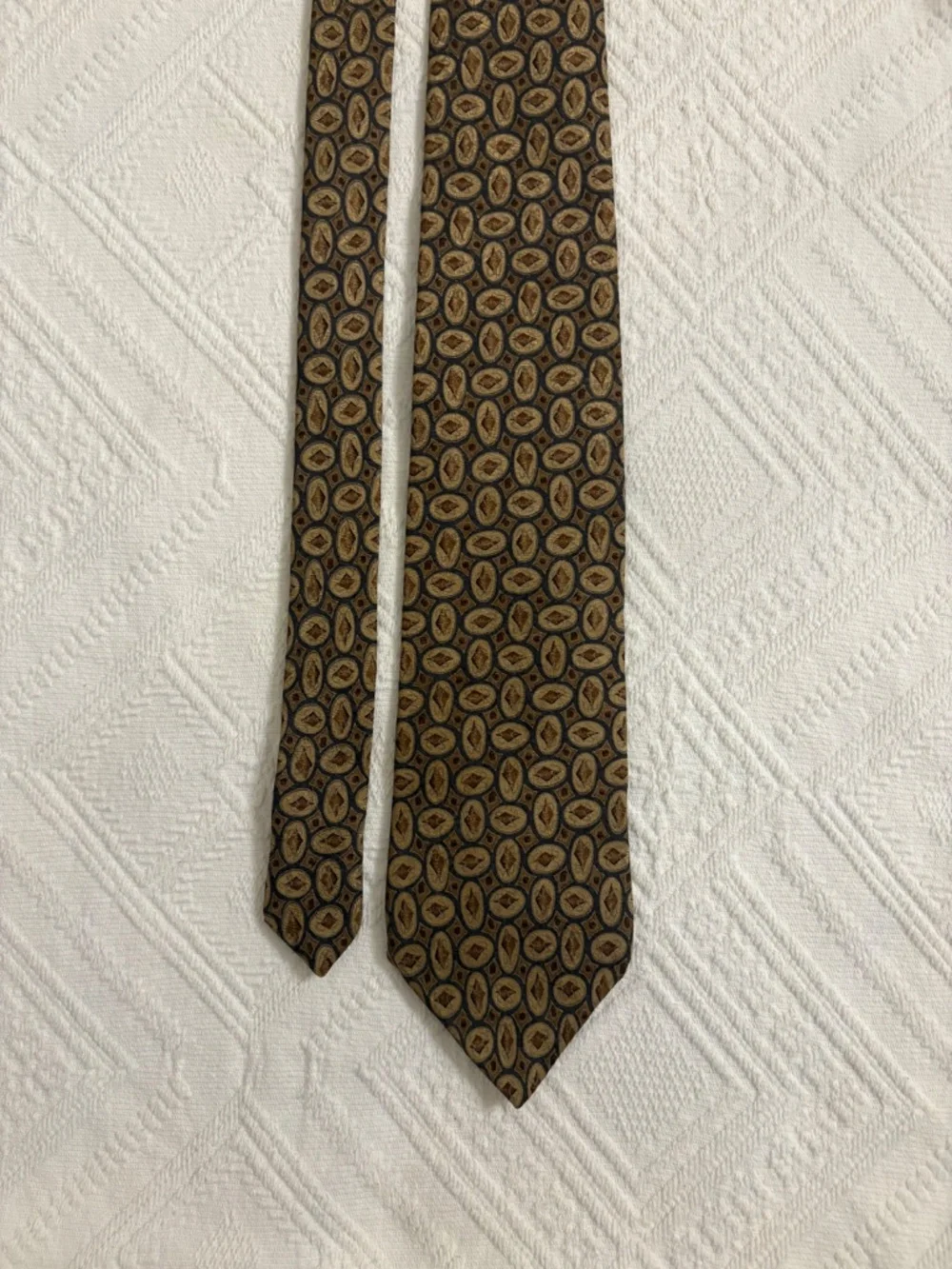 Vintage GAP Silk Medallion Geometric Necktie 3.5” Wide